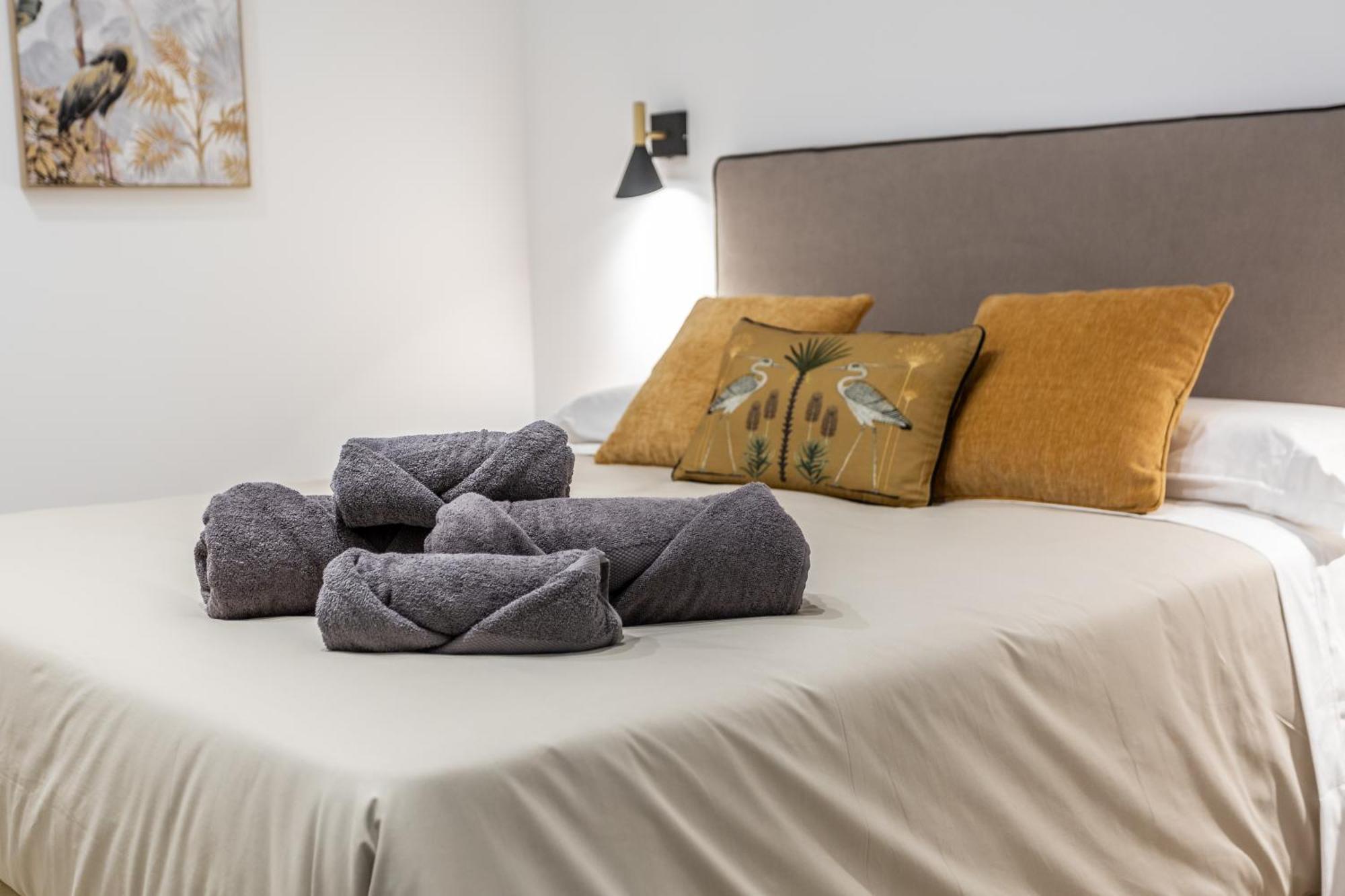 Suite Deluxe Valencia - Aiora Apartments ภายนอก รูปภาพ